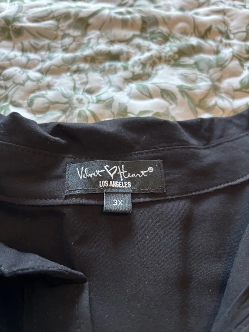 Three Tops. - Picture 6 of 7